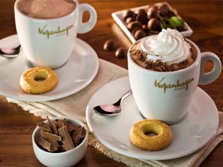 Kopenhagen aquece o inverno com bebidas à base de chocolate com gengibre e café com pimenta